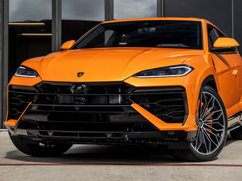 Used 2025 Lamborghini Urus SE image 3