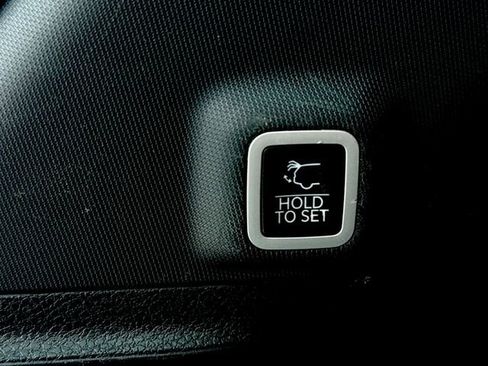 Used 2023 Jeep Grand Cherokee Altitude AWD/4WD image 39