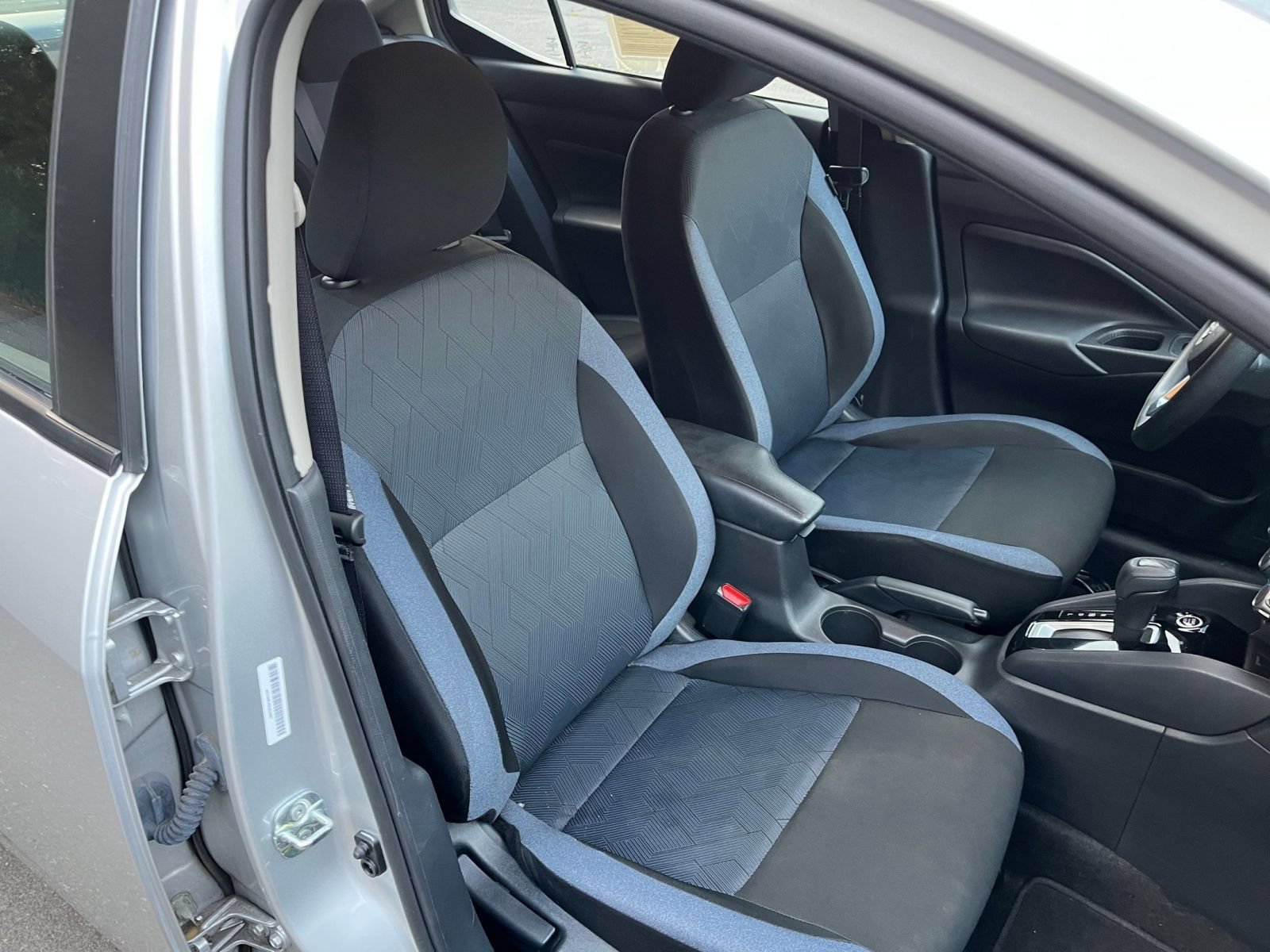 Used 2025 Nissan Versa SV FWD image 37
