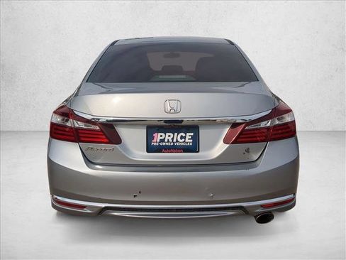 Used 2017 Honda Accord LX image 6