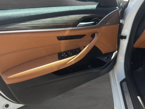 Used 2018 BMW 540i RWD image 9