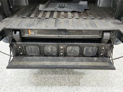 Used 2023 GMC Sierra 1500 SLT w/ SLT Premium Plus Package AWD/4WD image 21