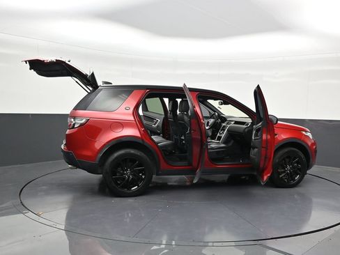 Used 2018 Land Rover Discovery Sport SE image 30