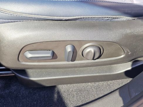 Used 2023 Chevrolet Bolt EUV LT w/ Convenience Package FWD image 31