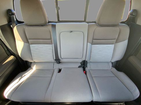 Used 2022 Nissan Frontier SV AWD/4WD image 14