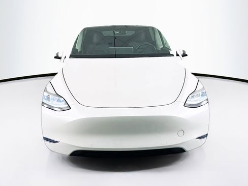 Used 2022 Tesla Model Y Performance AWD/4WD image 2