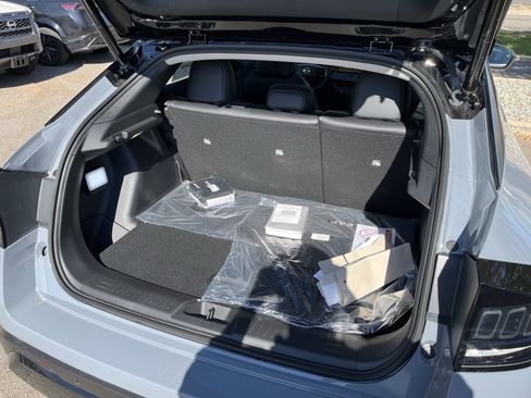 New 2026 Nissan Leaf Platinum+ w/ Cargo Package (Platinum+) image 28