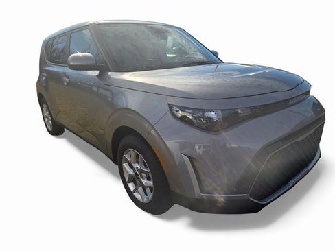 New 2025 Kia Soul LX image 1