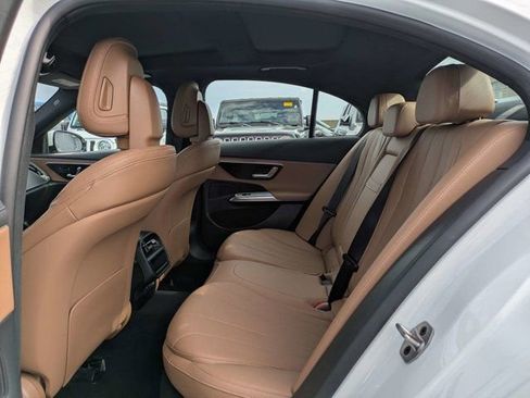 Used 2025 Mercedes-Benz E 350 Sedan image 12