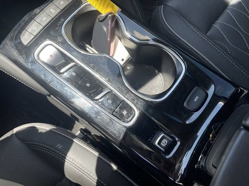 Used 2023 Buick Envision Avenir AWD/4WD image 16
