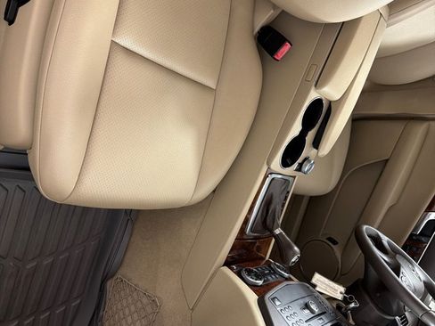 Used 2010 Mercedes-Benz C 300 4MATIC Sedan image 23