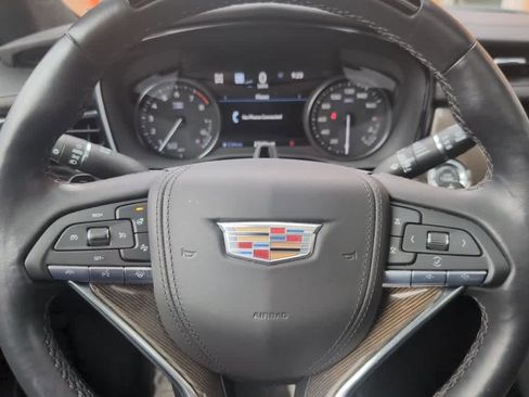 Used 2022 Cadillac XT6 Premium Luxury w/ Platinum Package image 3