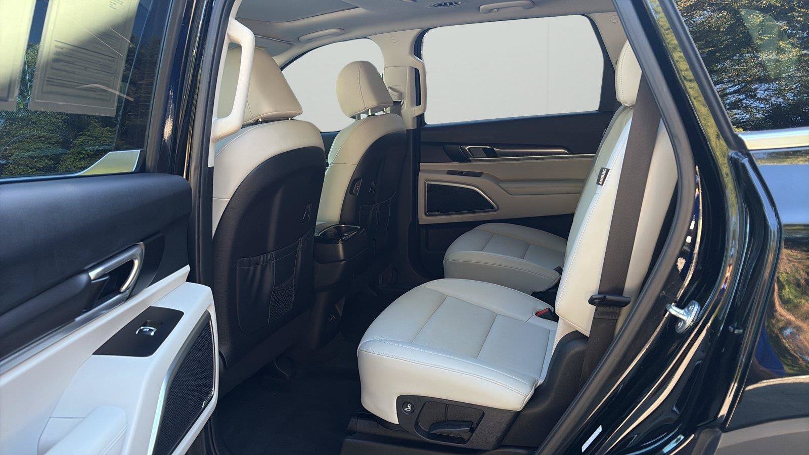 Used 2023 Kia Telluride S w/ S Sunroof Package FWD image 11