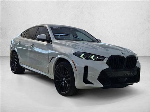 Used 2025 BMW X6 xDrive40i AWD/4WD image 3
