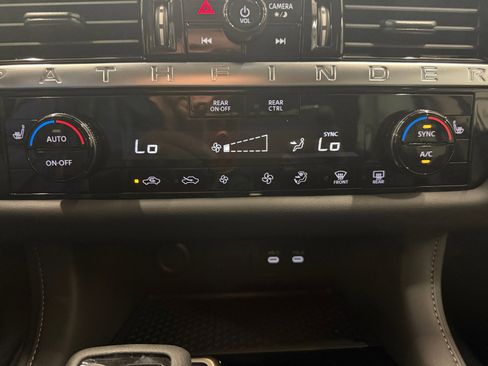 Used 2026 Nissan Pathfinder SV image 19