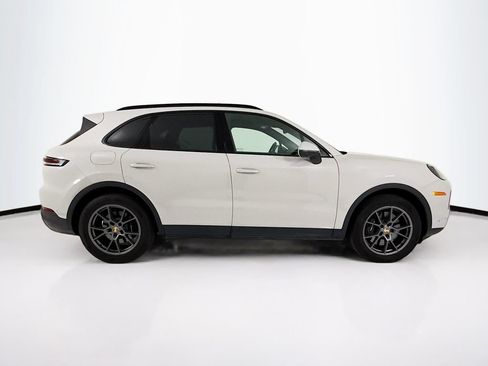 Certified 2024 Porsche Cayenne AWD/4WD image 8