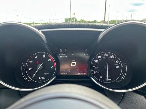 Used 2018 Alfa Romeo Giulia AWD image 32