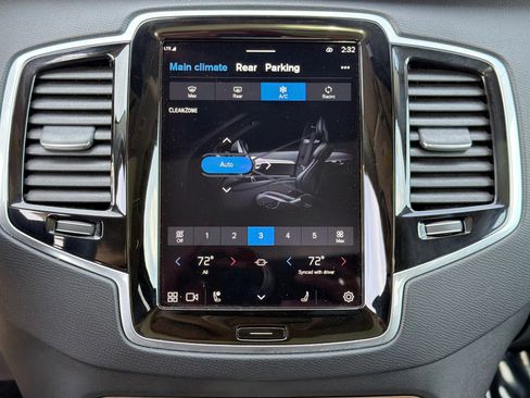 Used 2023 Volvo XC90 B6 Plus image 33