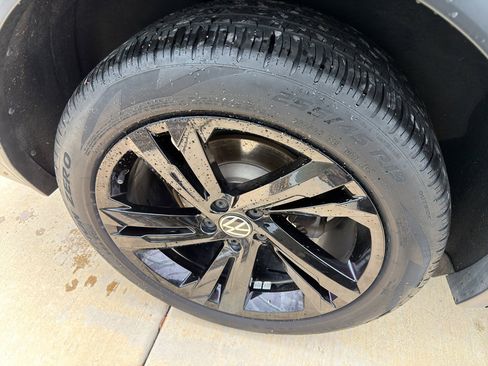 Used 2023 Volkswagen Tiguan SE R-Line image 13