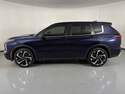 Used 2024 Mitsubishi Outlander SE image 5