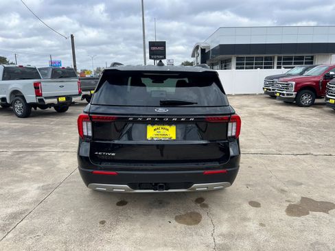 New 2026 Ford Explorer Active w/ Active Comfort Package RWD image 4