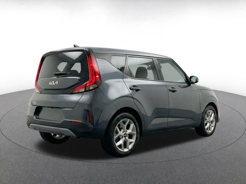 Used 2025 Kia Soul LX w/ LX Technology Package FWD image 9