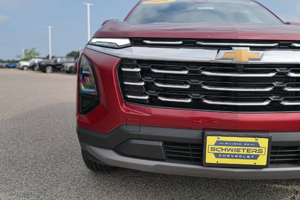 Used 2026 Chevrolet Equinox LT AWD/4WD image 4