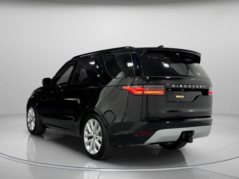 Used 2026 Land Rover Discovery Limited Edition image 3