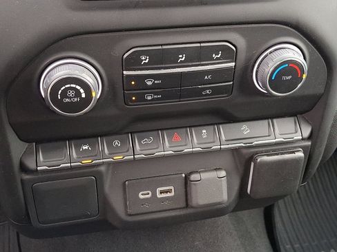 Certified 2022 Chevrolet Silverado 1500 Custom Trail Boss w/ LPO, Dark Essentials Package image 16