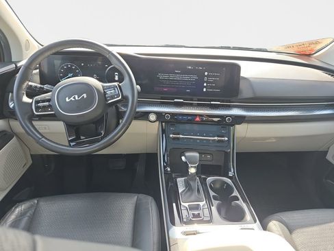 Used 2023 Kia Carnival SX Prestige image 15