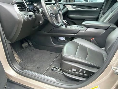 Used 2022 Cadillac XT5 Premium Luxury w/ LPO, Floor Liner Package image 9