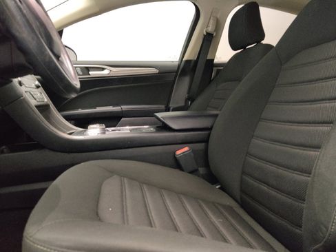 Used 2020 Ford Fusion SE FWD image 17