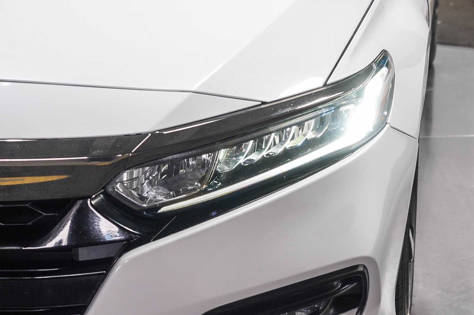 Used 2018 Honda Accord Sport image 7