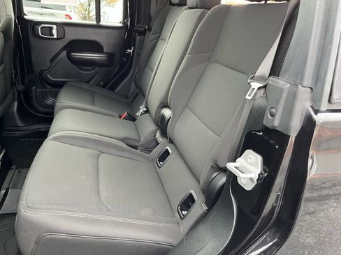 Used 2021 Jeep Gladiator Sport AWD/4WD image 15