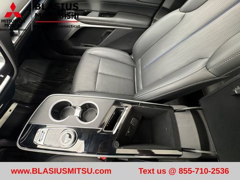 Used 2024 Cadillac Lyriq Luxury AWD/4WD image 29