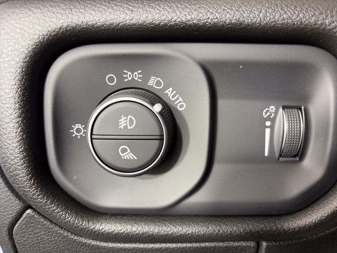 Used 2022 RAM 1500 Big Horn AWD/4WD image 29