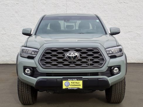 Used 2023 Toyota Tacoma TRD Off-Road w/ TRD Premium Off Road Package image 2