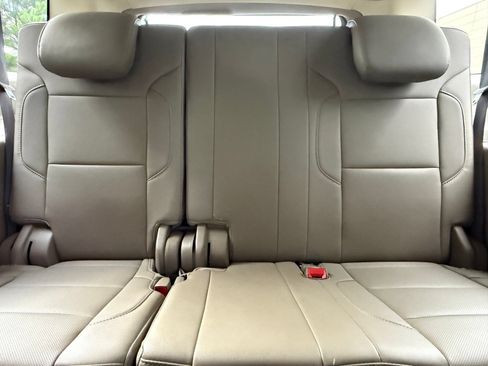 Used 2020 GMC Yukon XL SLT w/ Open Road Package AWD/4WD image 43