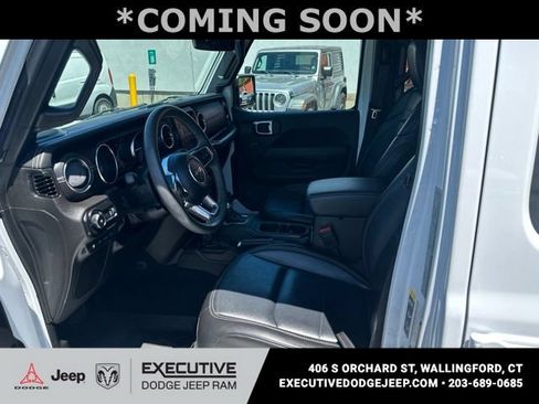 Used 2023 Jeep Wrangler Unlimited Sahara w/ Cold Weather Group AWD/4WD image 10