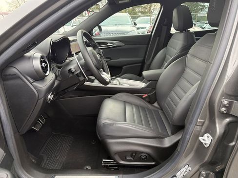 Used 2024 Alfa Romeo Tonale Veloce image 11