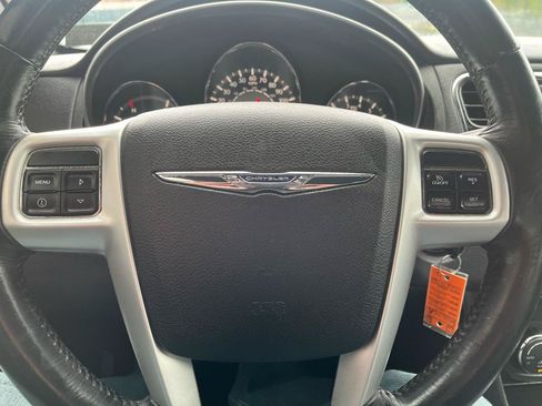 Used 2013 Chrysler 200 Limited FWD image 18