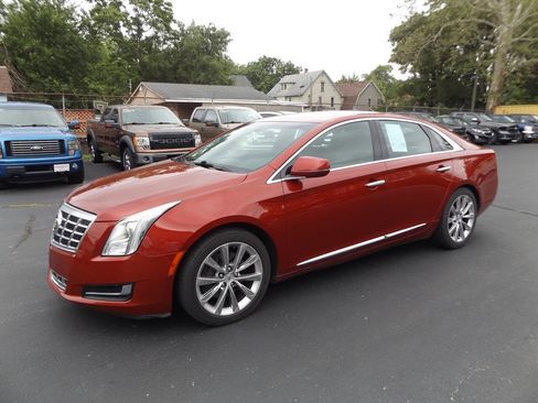 Used 2013 Cadillac XTS FWD image 1
