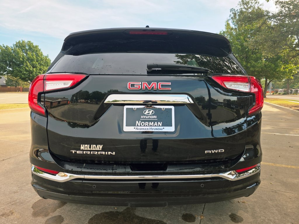 Used 2024 GMC Terrain Denali w/ Denali Premium Package AWD/4WD image 24
