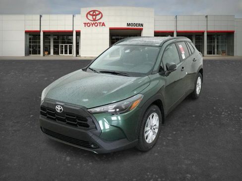New 2026 Toyota Corolla Cross LE FWD image 9