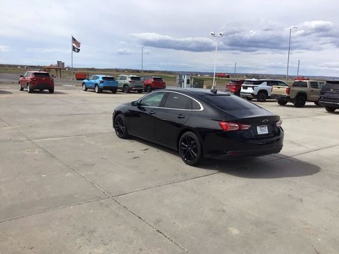 Used 2022 Chevrolet Malibu LT w/ LT Plus Package FWD image 3