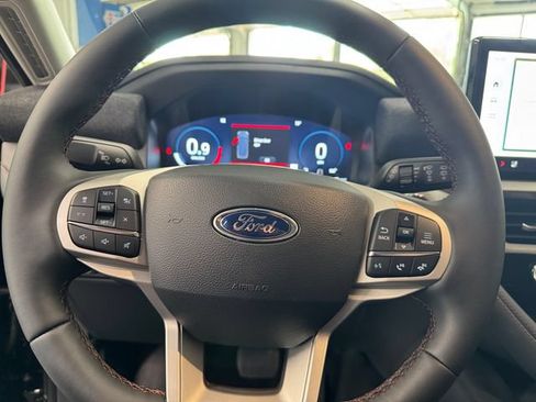 Used 2026 Ford Explorer Active w/ Active Comfort Package AWD/4WD image 19