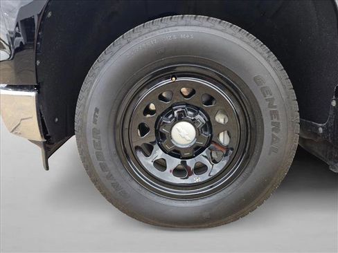 Used 2022 Chevrolet Silverado 1500 LT image 23