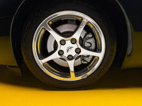 Used 2000 Chevrolet Corvette Coupe w/ Memory Pkg RWD image 7