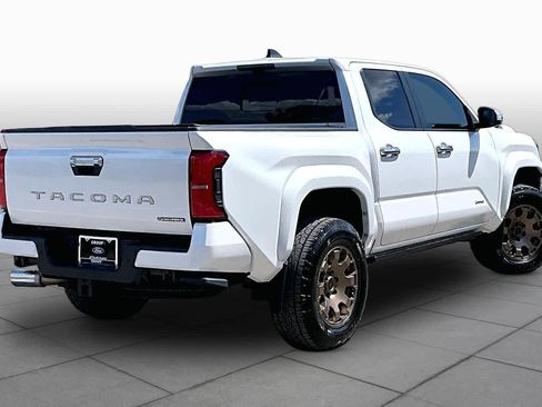 Used 2025 Toyota Tacoma Limited AWD/4WD image 7