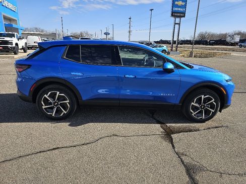 New 2026 Chevrolet Equinox EV LT w/ Comfort Package AWD/4WD image 9